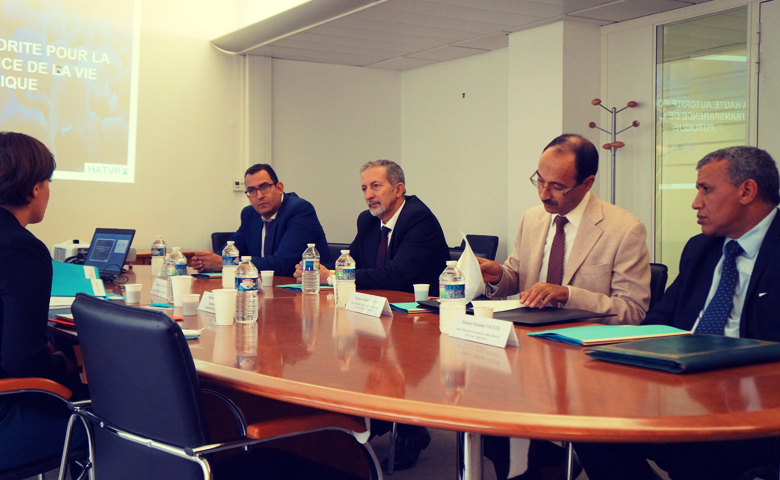 Lutte contre la criminalité financière : la Haute Autorité reçoit 4 juges d’instruction marocains